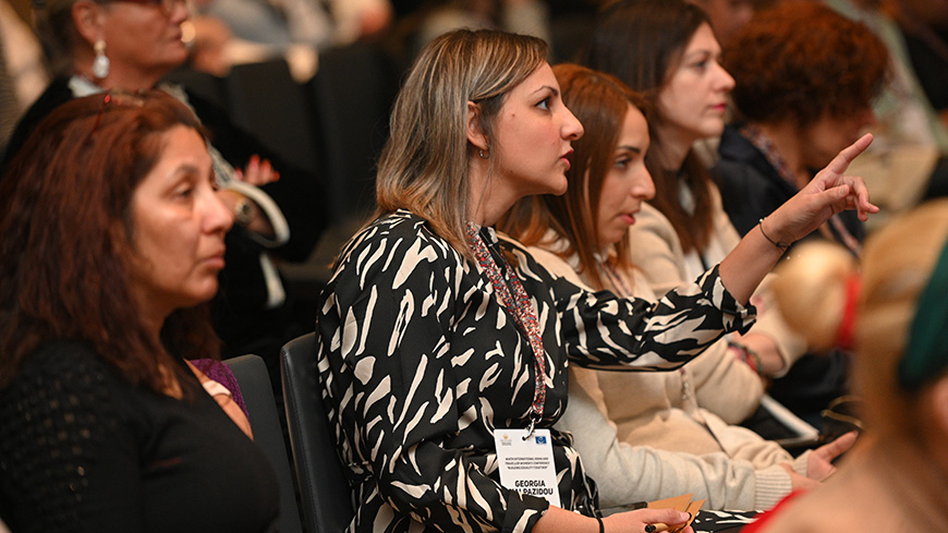 Le Secrétaire Général adjoint s'adresse à la conférence des femmes roms et des gens du voyage à Skopje